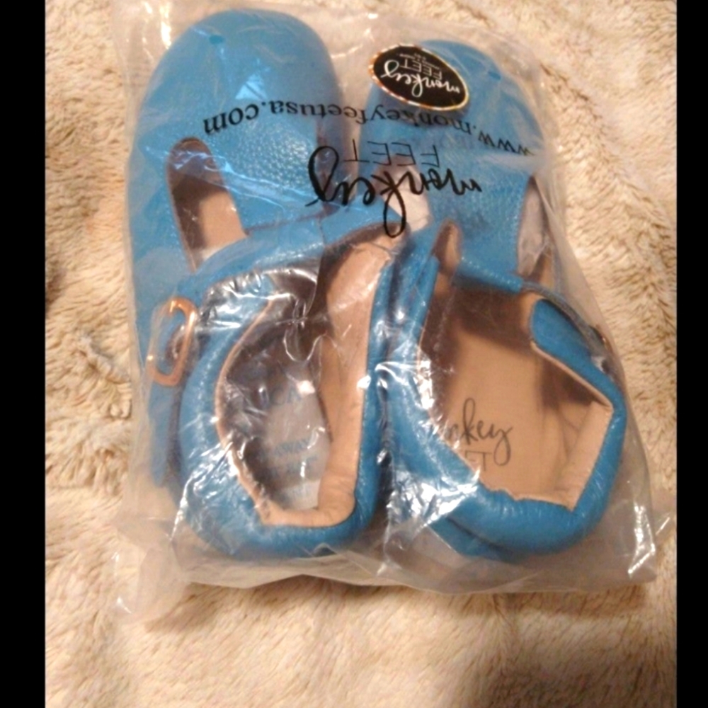 Monkey Feet Robin's Egg Blue 5Y shoes